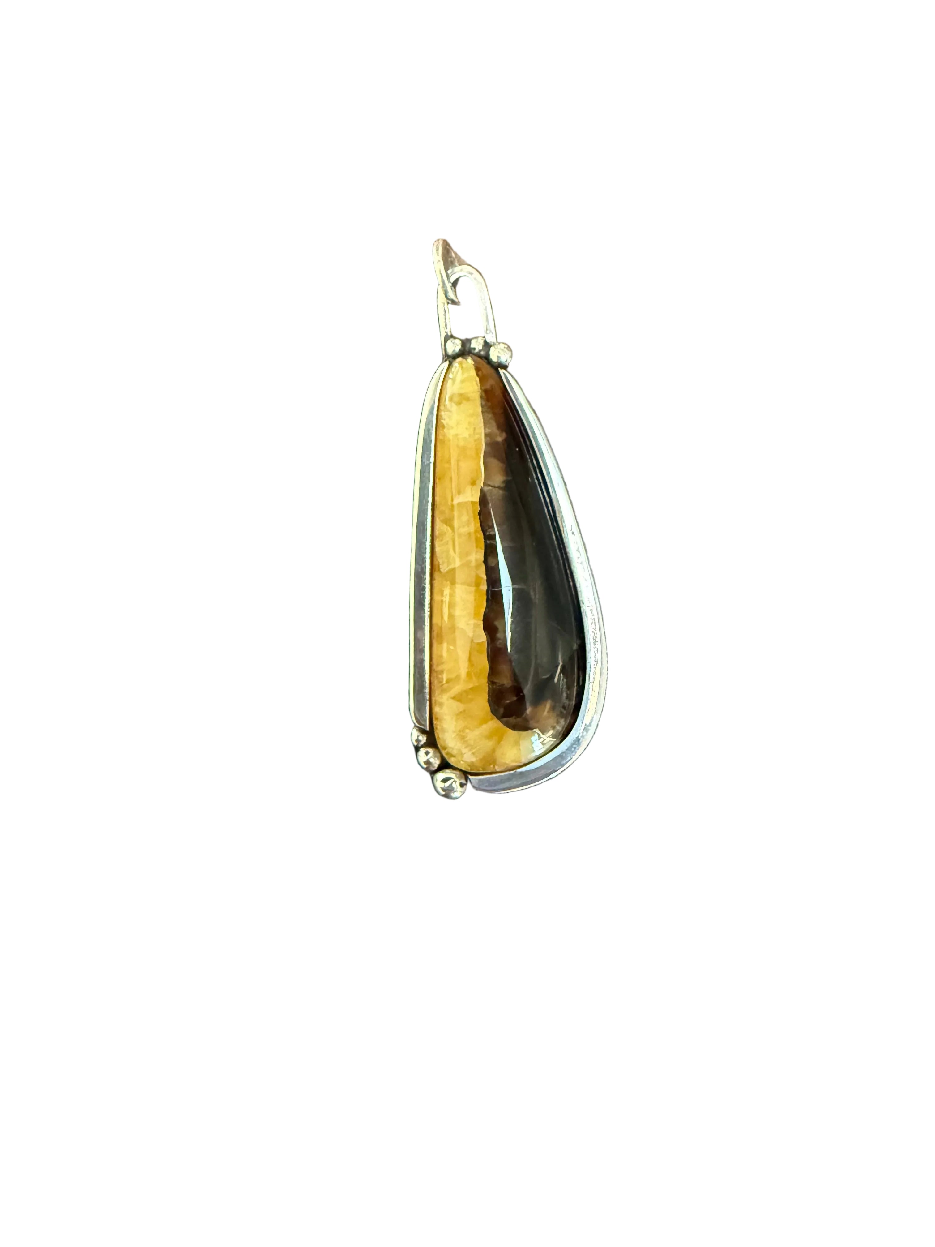 Agate pendant